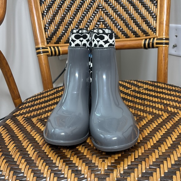 Coach Rivington Waterproof Chelsea Boots - Picture 2 of 6